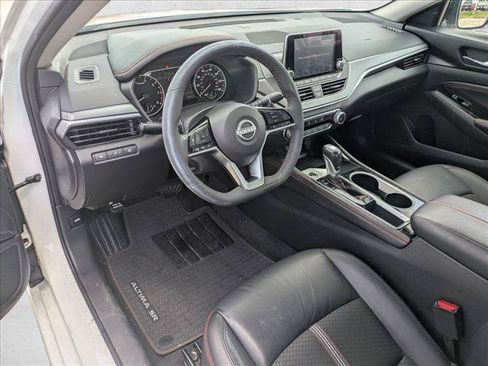 Used 2023 Nissan Altima 2.5 SR FWD image 9