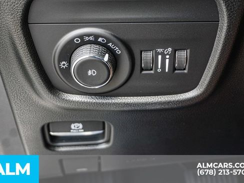 Used 2025 Jeep Grand Cherokee Limited w/ Luxury Tech Group II RWD image 47