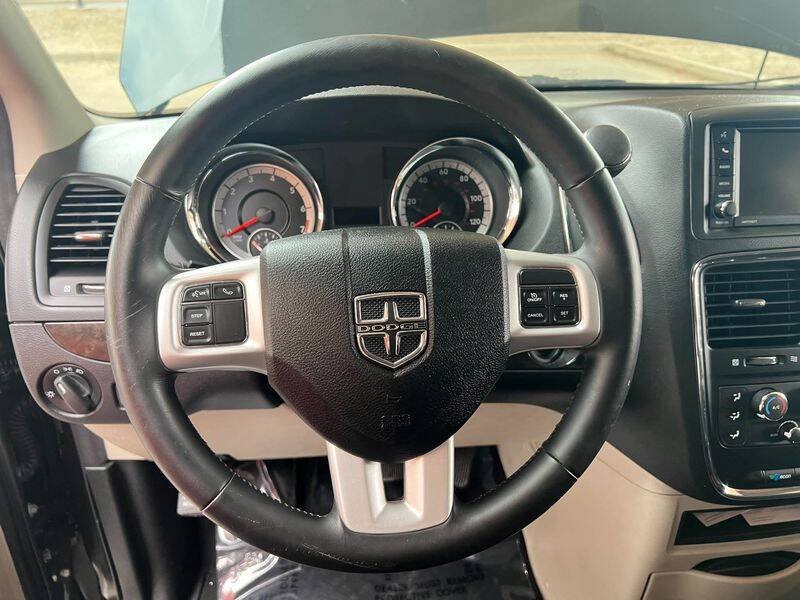Used 2017 Dodge Grand Caravan SE w/ Power Window Group FWD image 23