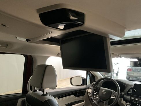 Used 2025 Honda Odyssey Elite image 21