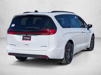 New 2026 Chrysler Pacifica Limited w/ Uconnect Theater Family Group FWD video 2