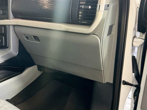 Used 2021 Ford F150 XLT image 34