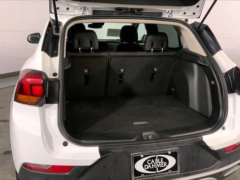 Used 2025 Buick Encore GX Preferred AWD/4WD image 4