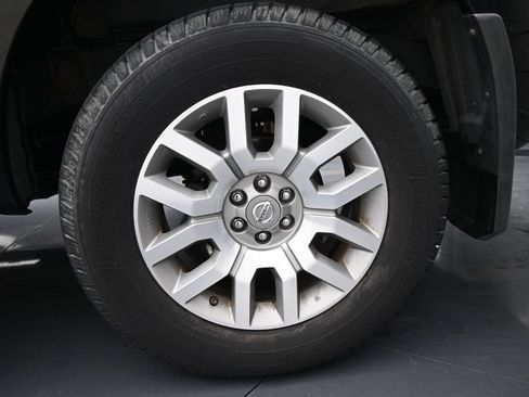 Used 2012 Nissan Frontier SL AWD/4WD image 15