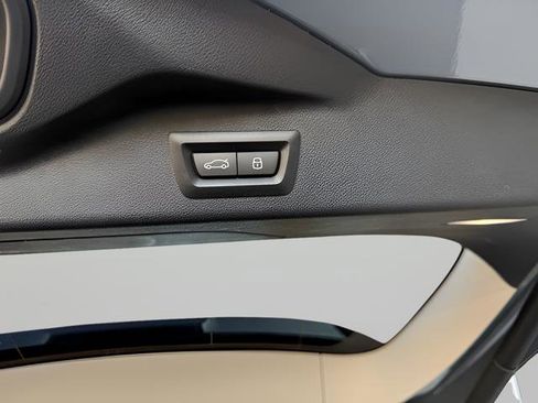 Used 2024 BMW X7 xDrive40i image 33