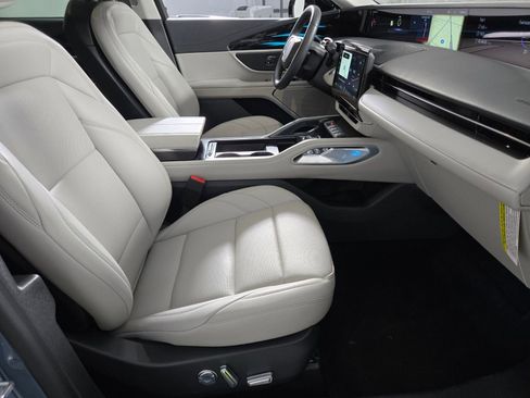 New 2026 Lincoln Nautilus Premier AWD/4WD image 19
