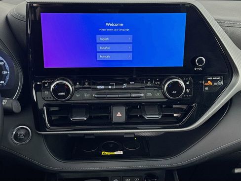 Used 2023 Toyota Highlander Platinum image 36