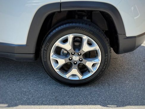 Used 2019 Jeep Compass Limited AWD/4WD image 16