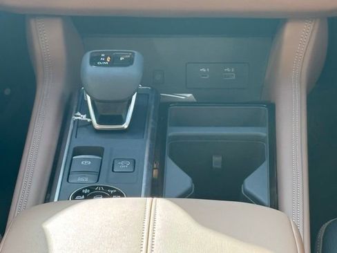 New 2025 Nissan Pathfinder Platinum w/ Black Appearance Package image 15