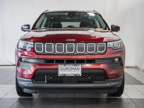 Certified 2022 Jeep Compass Latitude w/ Sun and Sound Group AWD/4WD image 2