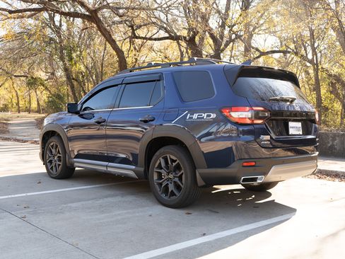 Certified 2024 Honda Pilot Touring image 7