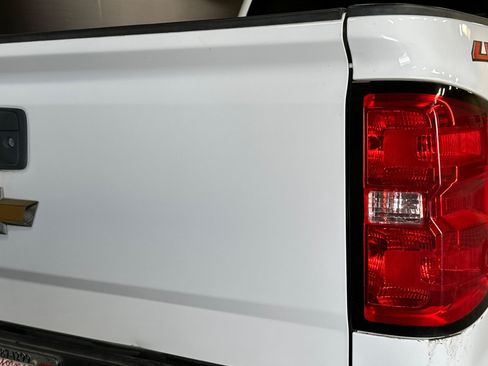 Used 2018 Chevrolet Silverado 1500 Custom w/ Custom Value Package AWD/4WD image 38