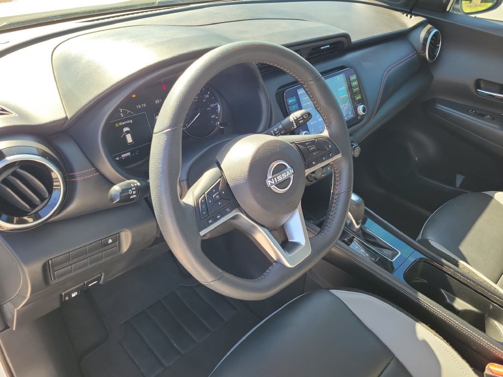 Certified 2023 Nissan Kicks SR w/ SR Premium Package FWD image 17