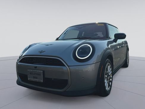 Used 2025 MINI Cooper 2-Door Hardtop image 5