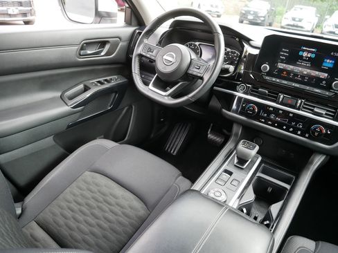 Certified 2024 Nissan Pathfinder SV AWD/4WD image 9
