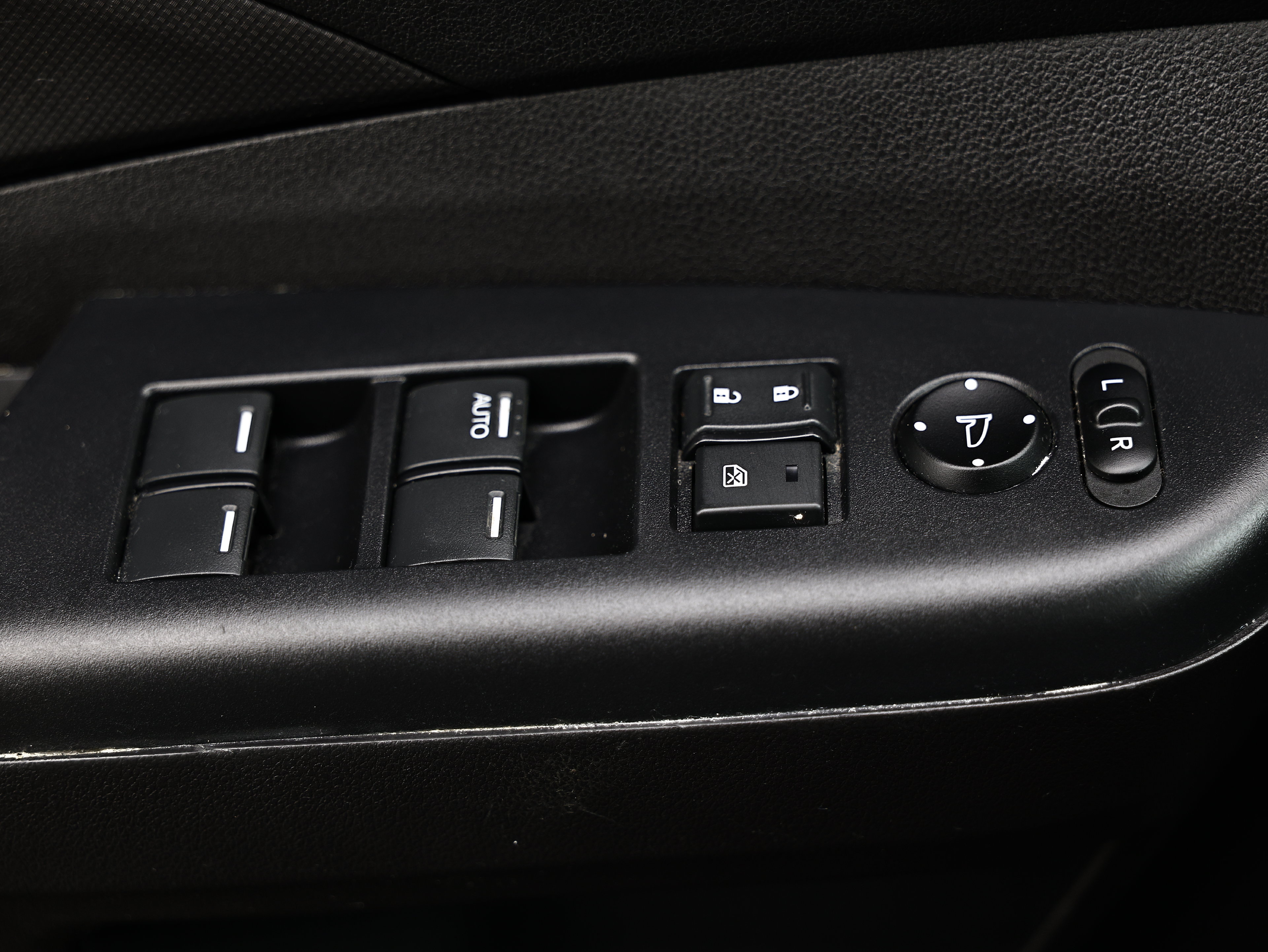 Used 2016 Honda CR-V LX image 18