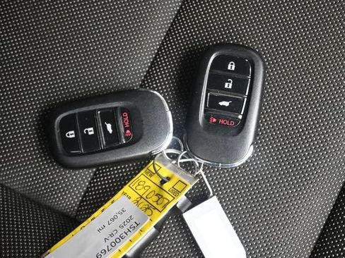 Used 2025 Honda CR-V LX image 20