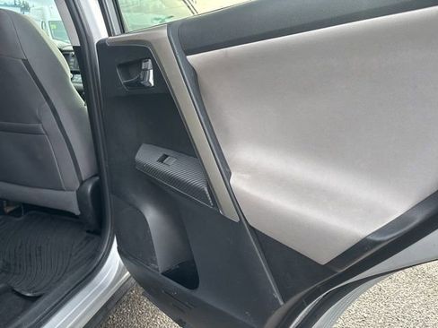 Used 2015 Toyota RAV4 XLE image 11