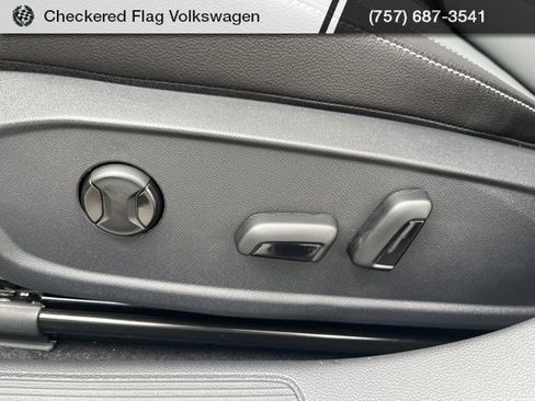 New 2026 Volkswagen Jetta SE image 32