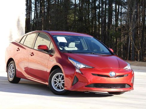 Used 2017 Toyota Prius Two image 11