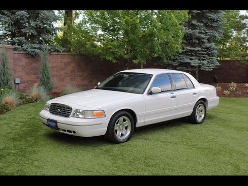 Used 1999 Ford Crown Victoria LX RWD image 1