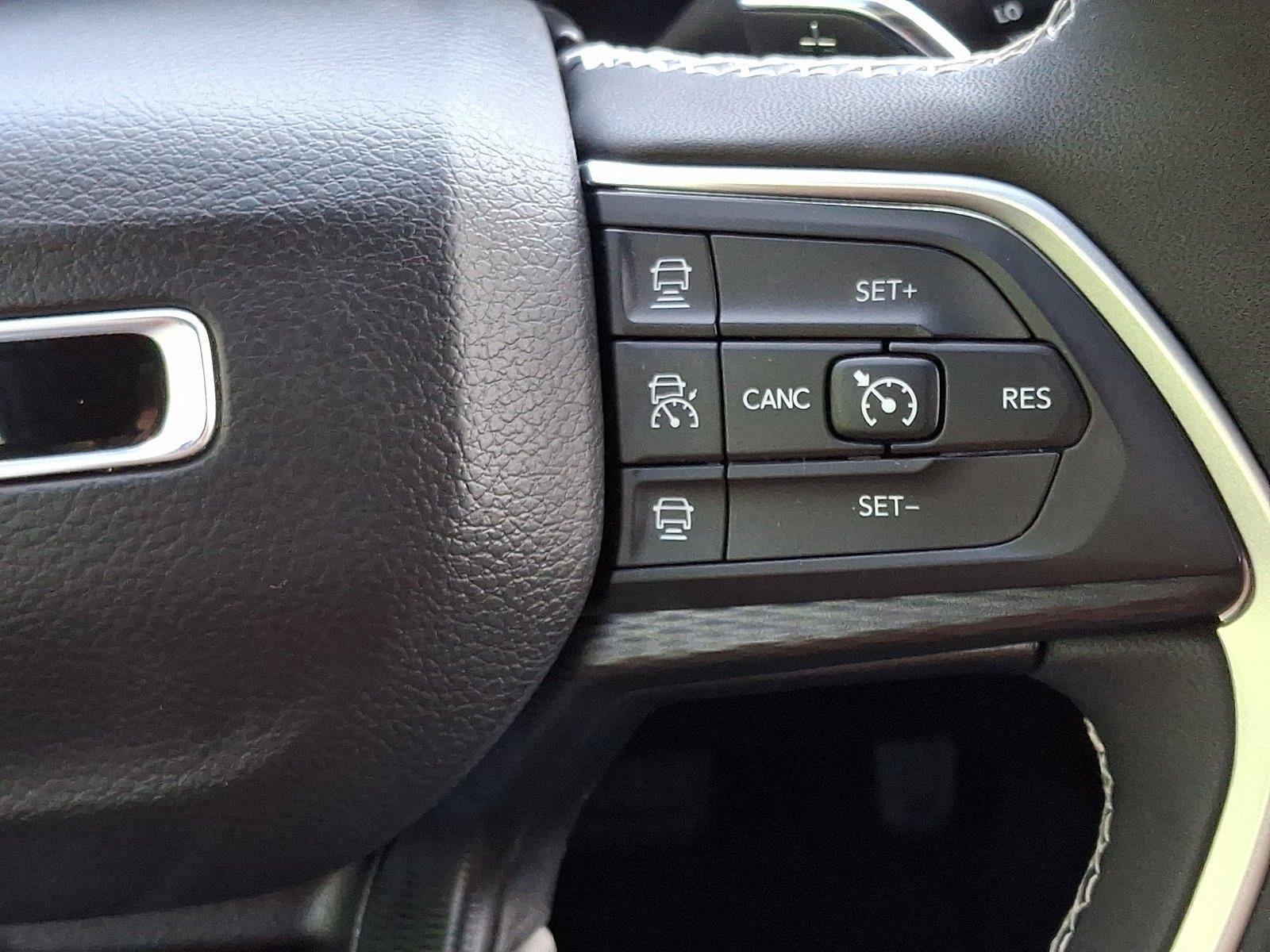 Used 2024 Jeep Grand Cherokee L Altitude AWD/4WD image 23