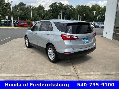 Used 2021 Chevrolet Equinox LS w/ LS Convenience Package FWD image 4
