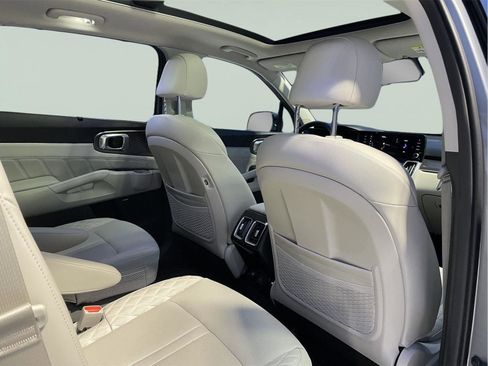 Used 2023 Kia Sorento SX image 22