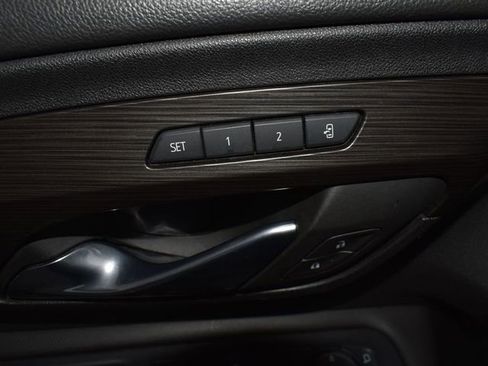 Used 2023 GMC Terrain SLT image 14