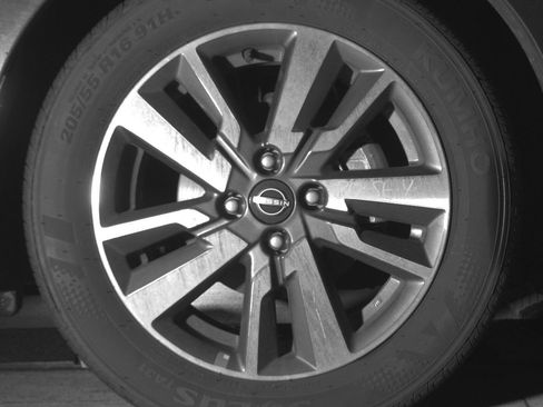 Used 2025 Nissan Versa SV image 13