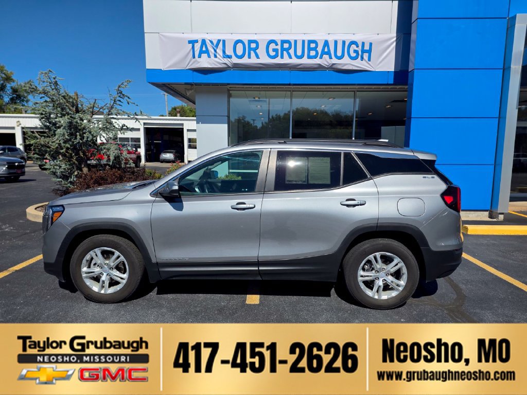 Used 2023 GMC Terrain SLE w/ Driver Convenience Package FWD image 1