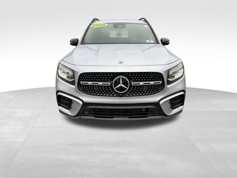 Used 2025 Mercedes-Benz GLB 250 4MATIC image 8