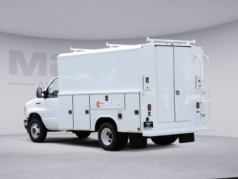 New 2026 Ford E-350 and Econoline 350 Super Duty w/ Power Equipment Group RWD image 3