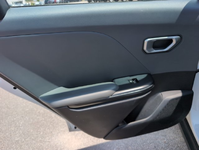 Used 2025 Kia K4 FWD image 30