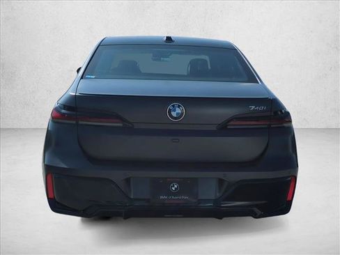 New 2026 BMW 740i RWD image 8