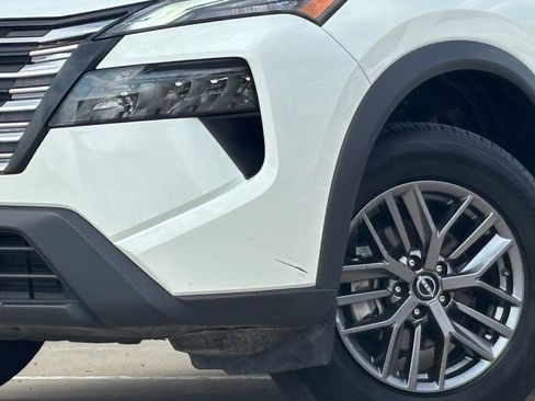 Used 2024 Nissan Rogue S image 2