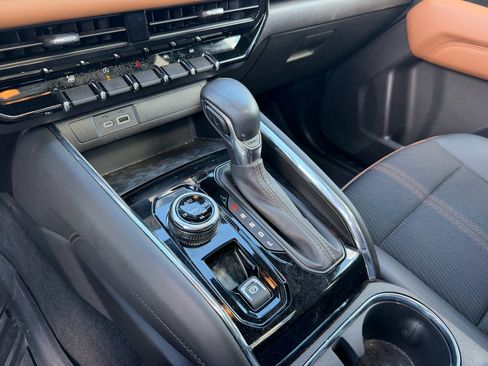 Used 2024 GMC Canyon AT4 w/ Technology Package image 19