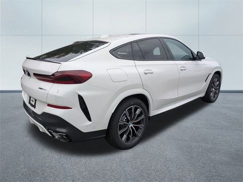 New 2026 BMW X6 xDrive40i image 3