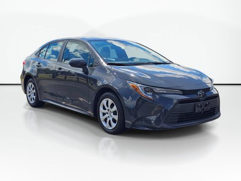 Used 2023 Toyota Corolla LE FWD image 5