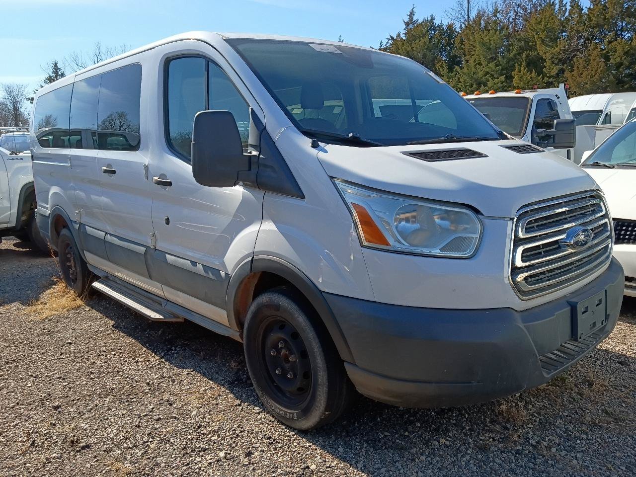 Used 2016 Ford Transit 150 XLT RWD image 3
