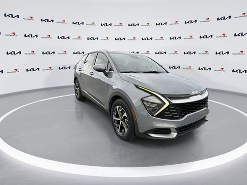 Used 2023 Kia Sportage EX FWD image 2
