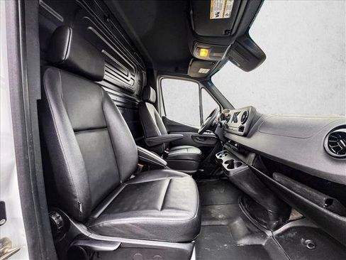 Used 2024 Mercedes-Benz Sprinter 2500 image 21