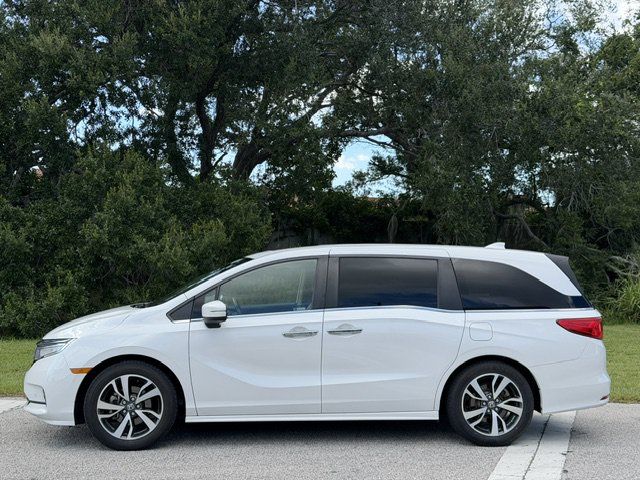 Used 2021 Honda Odyssey Touring image 2