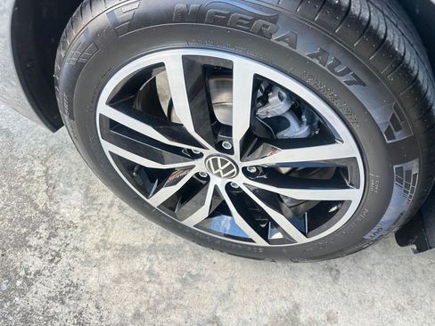 Used 2025 Volkswagen Jetta SE image 31