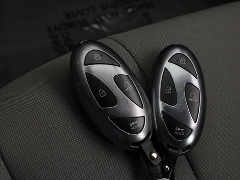 Certified 2025 Hyundai Elantra Sport FWD image 30