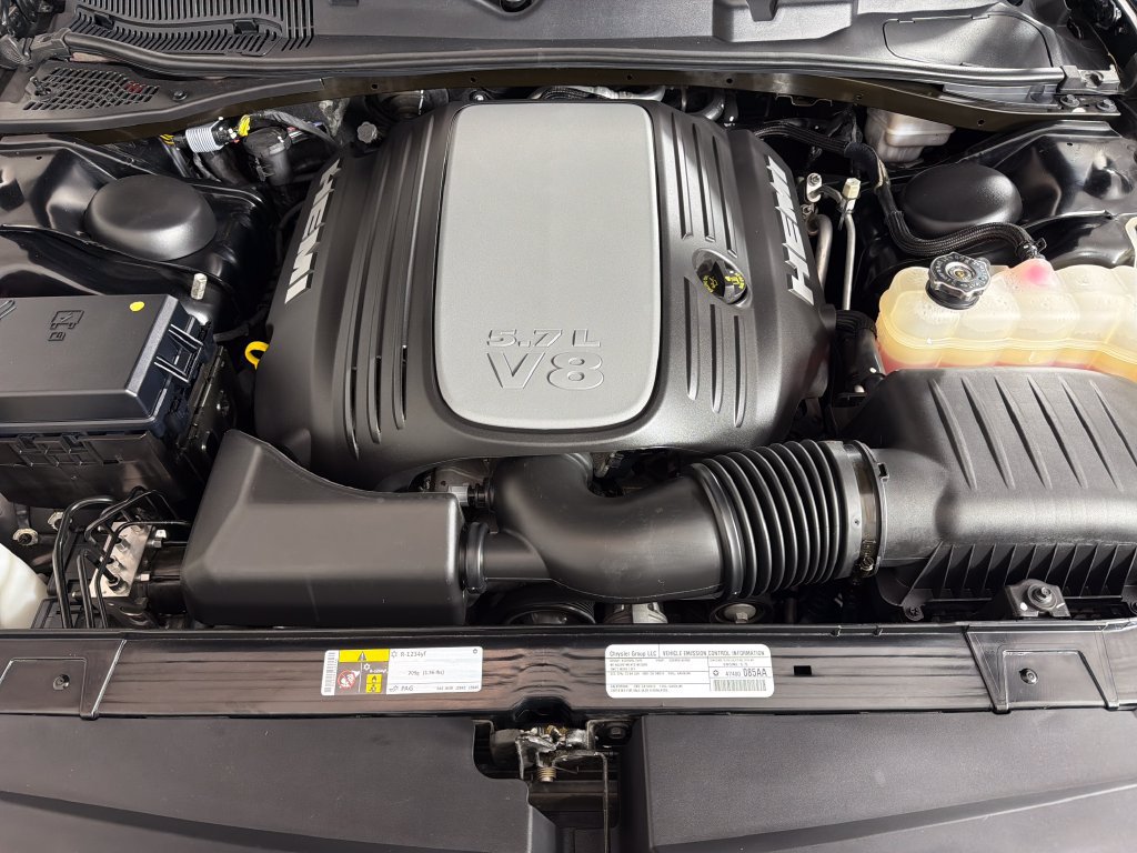 Used 2014 Dodge Challenger R/T w/ Blacktop Package RWD image 21