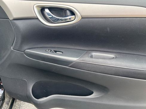 Used 2015 Nissan Sentra SV FWD image 28