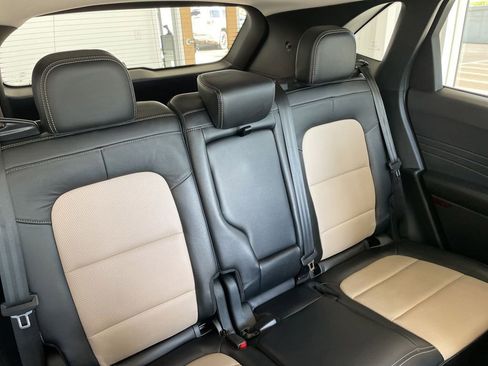 Used 2022 Ford Escape Titanium w/ Titanium Elite Package AWD/4WD image 19