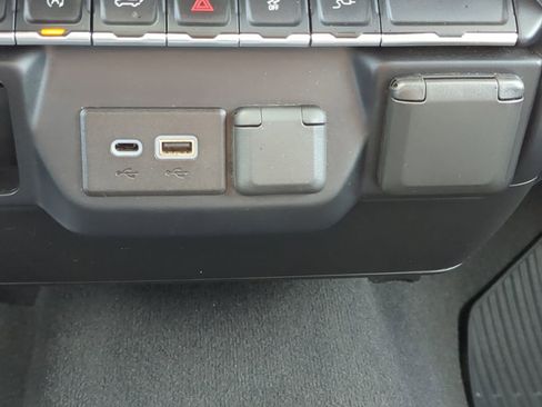 Used 2019 GMC Sierra 1500 SLE image 28