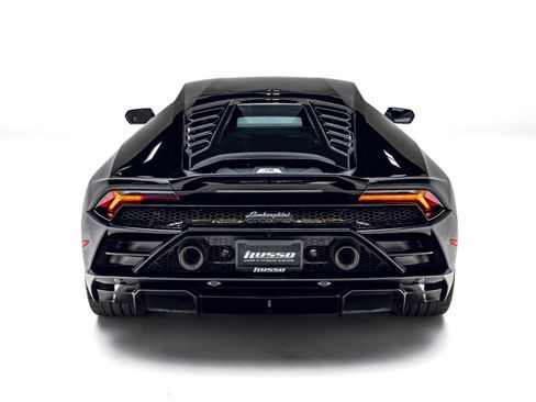 Used 2021 Lamborghini Huracan EVO RWD image 8